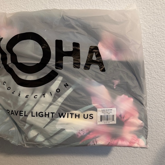 Aloha collection hibiscus palm duffle bag - Picture 5 of 5